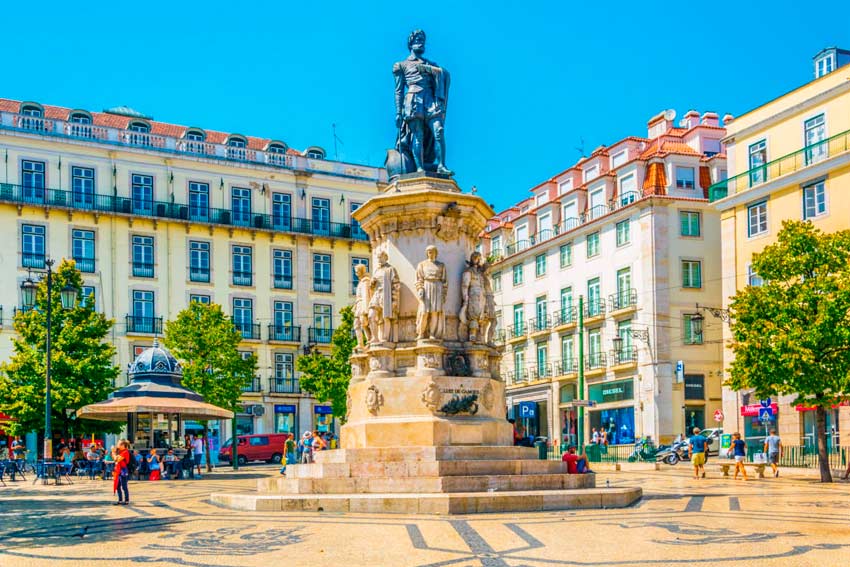 Достопримечательности Лиссабона с гидом Жанной Белицкой: Площадь Луиса де Камоэнса (Luís de Camões Square)