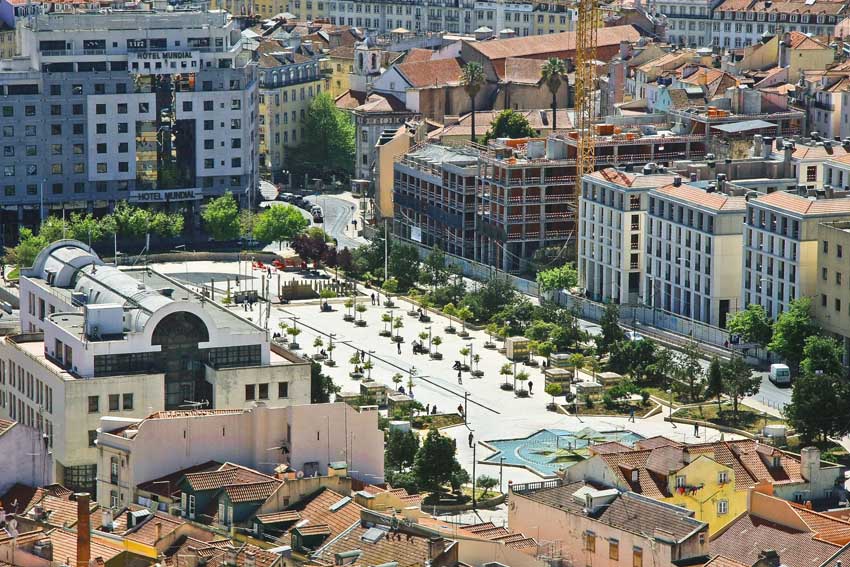 Экскурсии по Лиссабону: Площадь Мартим Мониш (порт. Praça Martim Moniz)