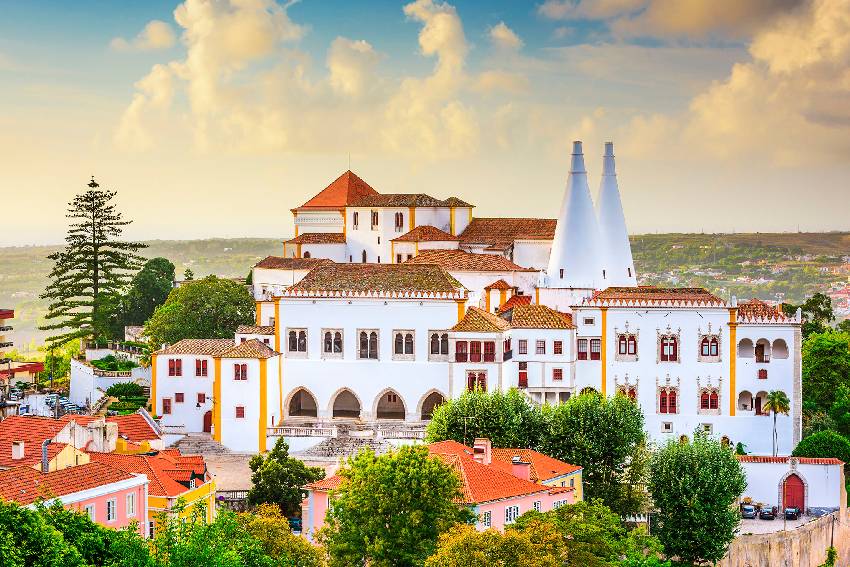 Экскурсии в Национальный дворец Синтры (порт. Palácio Nacional de Sintra), Португалия