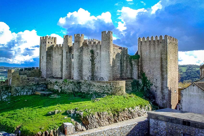 Экскурсии в замок Обидуш (порт. Castelo de Óbidos) в Португалии