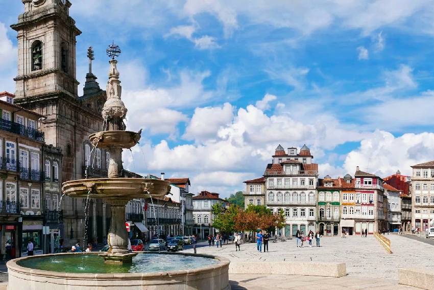 Экскурсии в город Гимарайнш в Португалии с гидом Жанной Белицкой